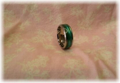 Steel, resin, green glitter – Size 9 - Image 2